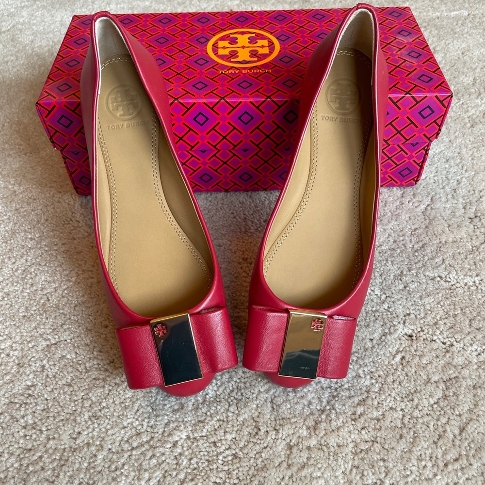 NWT Authentic TORY BURCH Chase Ballet-Nappa Red Leather flats Size 5.5
